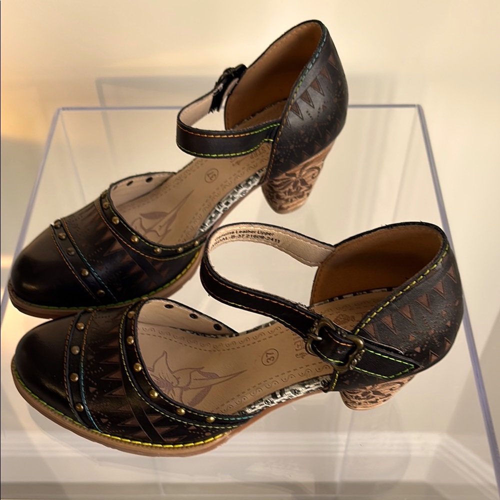L’Artiste Niobella black with brown accent size 37 New without tags